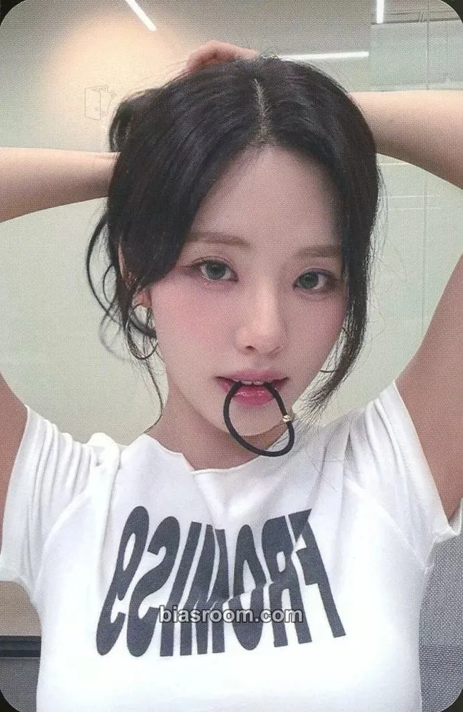 Jiwon From Our 20s Photocard - fromis_9 - fromis_9 K-pop photocard