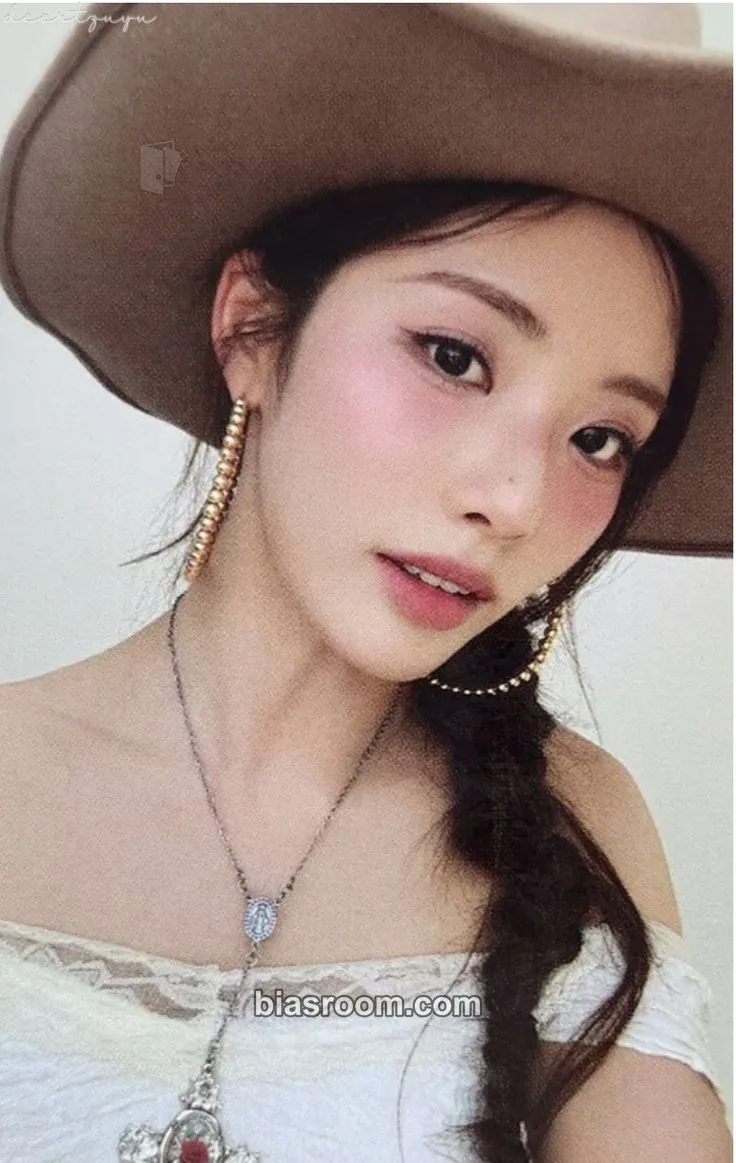 Jiwon From Our 20s Photocard - fromis_9 - fromis_9 K-pop photocard