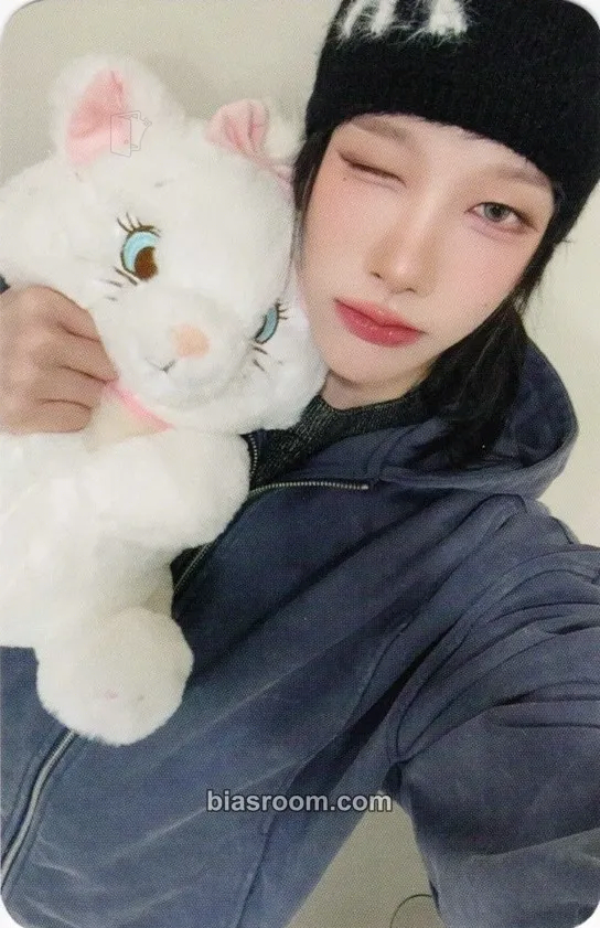 Rui UXLXVE Photocard - XLOV - XLOV K-pop photocard