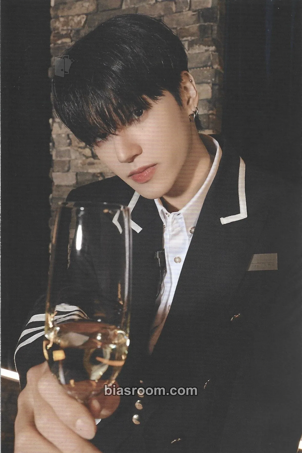 Wooyoung 6th Atiny Membership kit - The Grand Hotel Atiny Photocard - ATEEZ - ATEEZ K-pop photocard