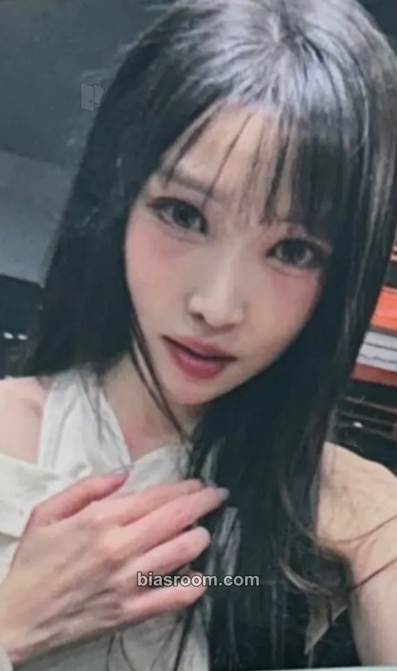 Yuju Season of Memories Photocard - GFRIEND - GFRIEND K-pop photocard