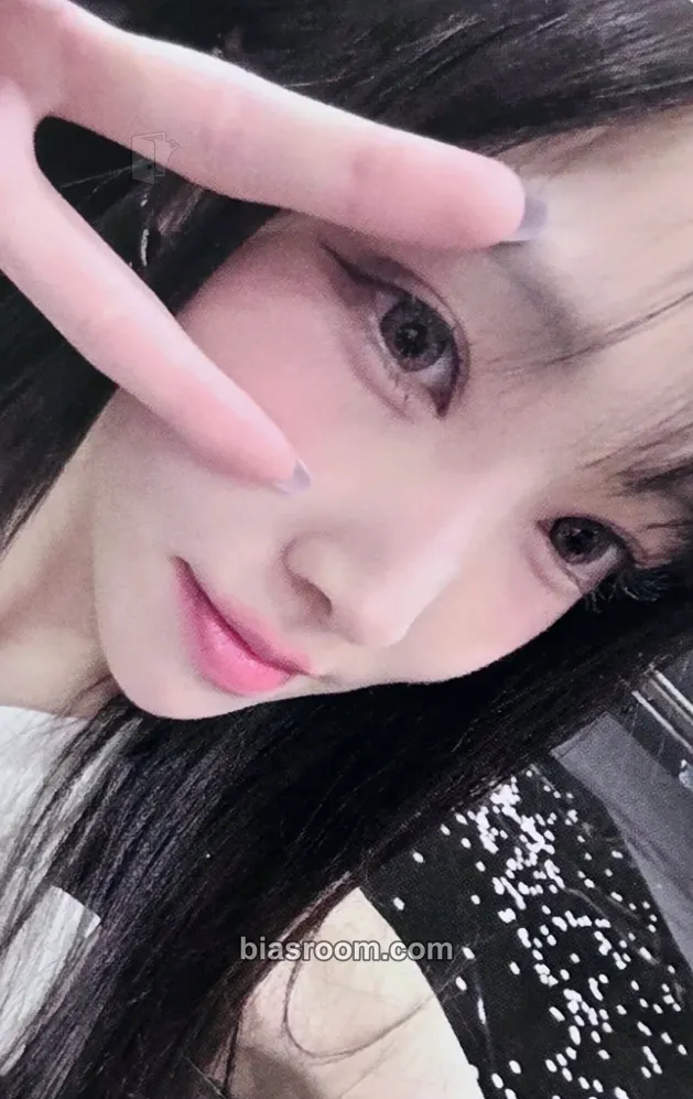 Yuju Season of Memories Photocard - GFRIEND - GFRIEND K-pop photocard