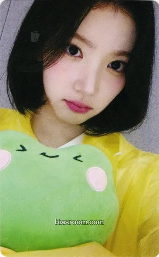 Jiwoo STYLE Photocard - Hearts2Hearts - Hearts2Hearts K-pop photocard