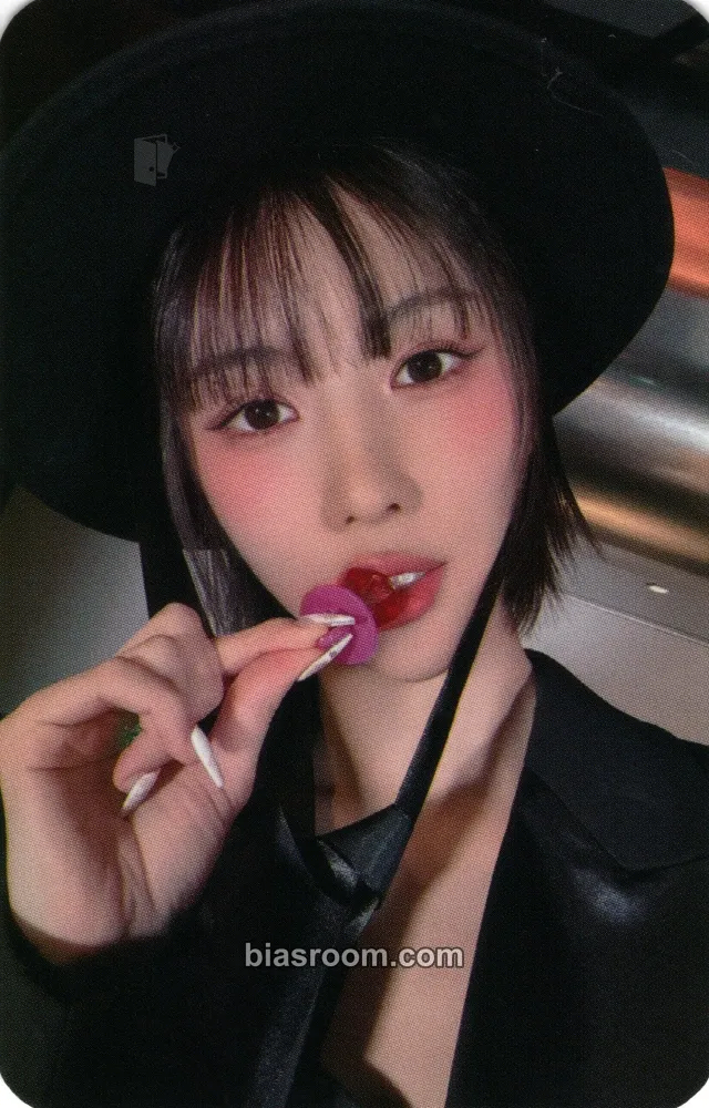 Yoohyeon Playlist #You are you Photocard - Dreamcatcher - Dreamcatcher K-pop photocard