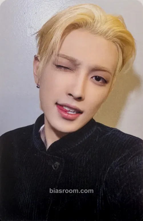 Hongjoong GOLDEN HOUR : Part.2 Photocard - ATEEZ - ATEEZ K-pop photocard
