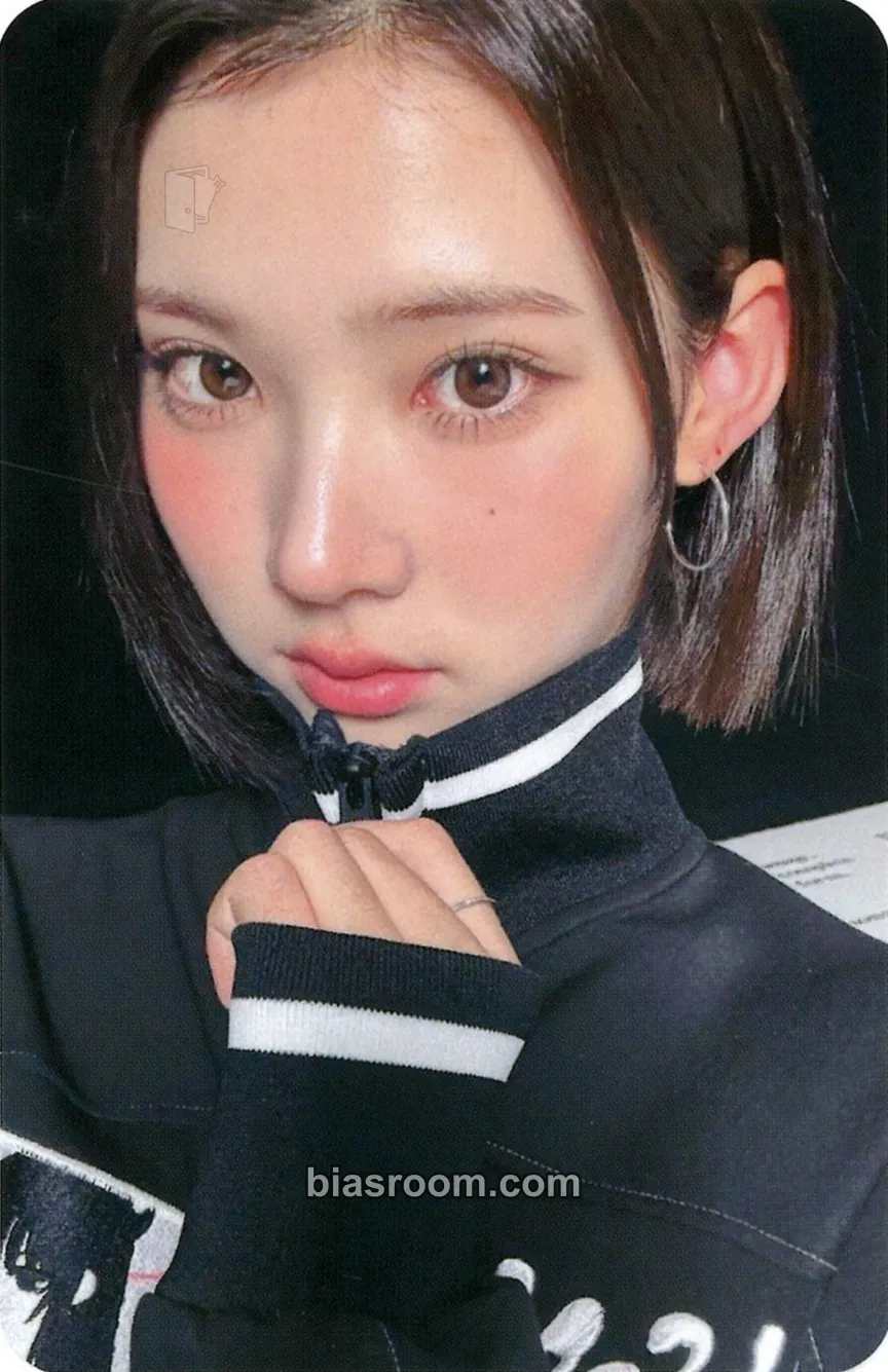 Jiwoo FOCUS Photocard - Hearts2Hearts - Hearts2Hearts K-pop photocard