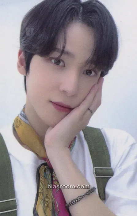 Yunho THE WORLD EP.2 : OUTLAW Photocard - ATEEZ - ATEEZ K-pop photocard