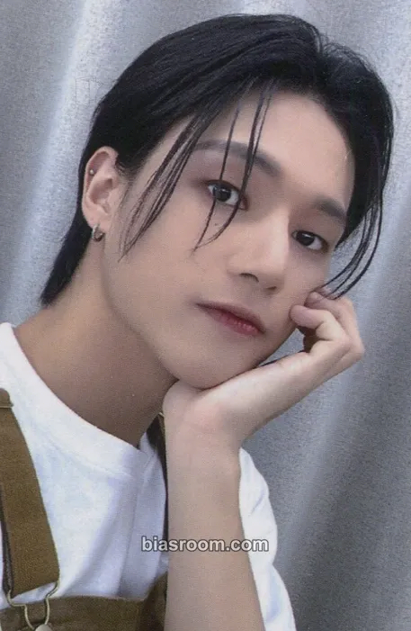 Wooyoung THE WORLD EP.2 : OUTLAW Photocard - ATEEZ - ATEEZ K-pop photocard