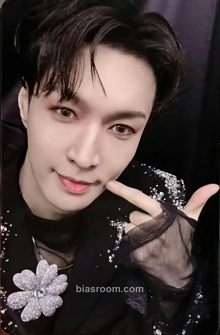 Lay EXO The 8th Album Fanshowcase 'REVERXE' Photocard - EXO - EXO K-pop photocard