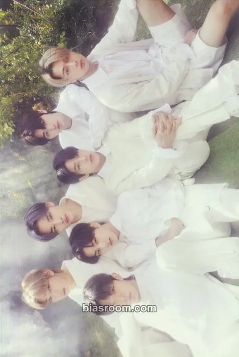 BORDER: 儚い (HAKANAI) Photocard - ENHYPEN - ENHYPEN K-pop photocard