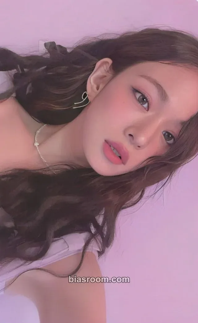 fromis_9 - Chaeyoung - Unlock My World Album pob (pre-order benefit) weverse global shop (wvg)