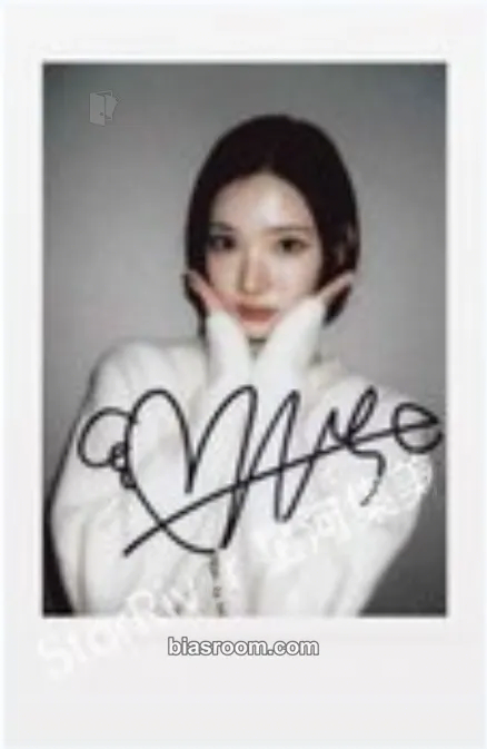 Jiwoo FOCUS Photocard - Hearts2Hearts - Hearts2Hearts K-pop photocard