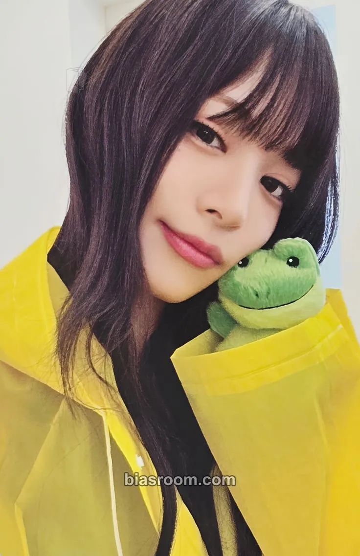 Chaeyoung From Our 20s Photocard - fromis_9 - fromis_9 K-pop photocard
