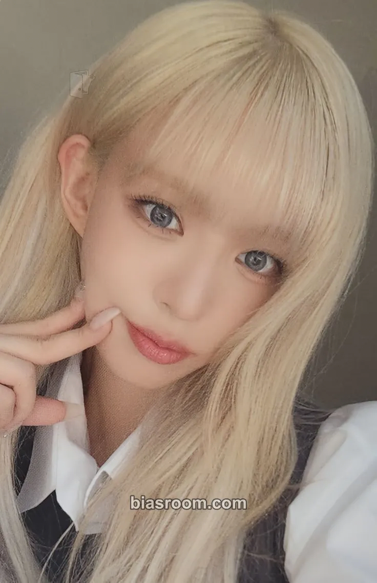 Chaeyoung From Our 20s Photocard - fromis_9 - fromis_9 K-pop photocard