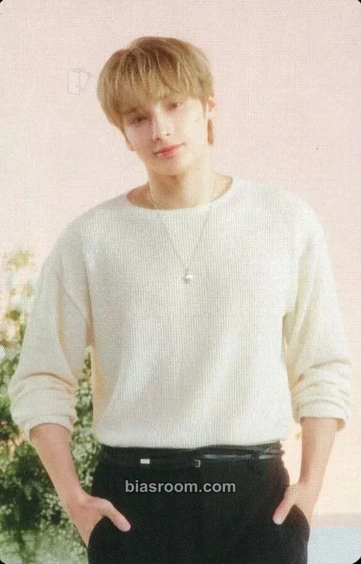 Huening Kai Act: Tomorrow Photocard - TOMORROW X TOGETHER - TOMORROW X TOGETHER K-pop photocard