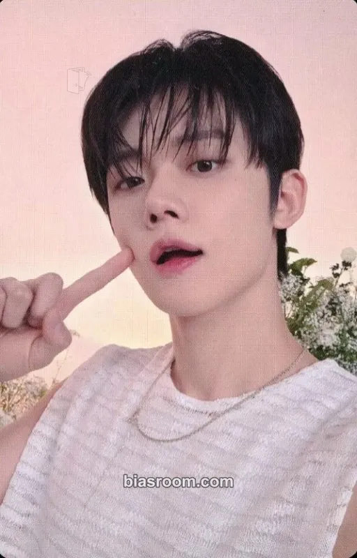 Yeonjun Act: Tomorrow Photocard - TOMORROW X TOGETHER - TOMORROW X TOGETHER K-pop photocard