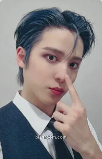 Yunho GOLDEN HOUR : Part.2 Photocard - ATEEZ - ATEEZ K-pop photocard