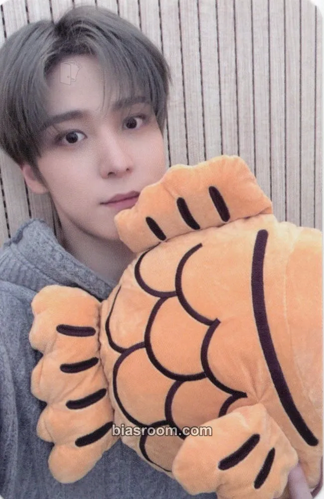 Yunho GOLDEN HOUR : Part.2 Photocard - ATEEZ - ATEEZ K-pop photocard
