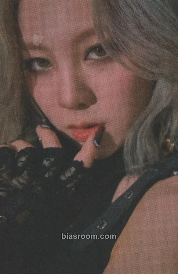 Yiyeon Re-Original Photocard - BVNDIT - BVNDIT K-pop photocard