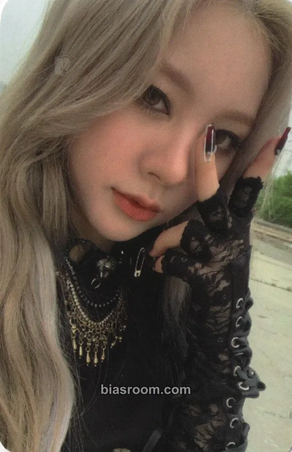 Yiyeon Re-Original Photocard - BVNDIT - BVNDIT K-pop photocard