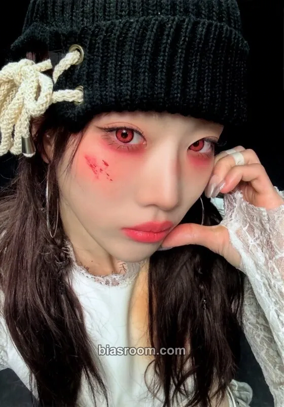 Kim Lip BURN Photocard - ARTMS - ARTMS K-pop photocard