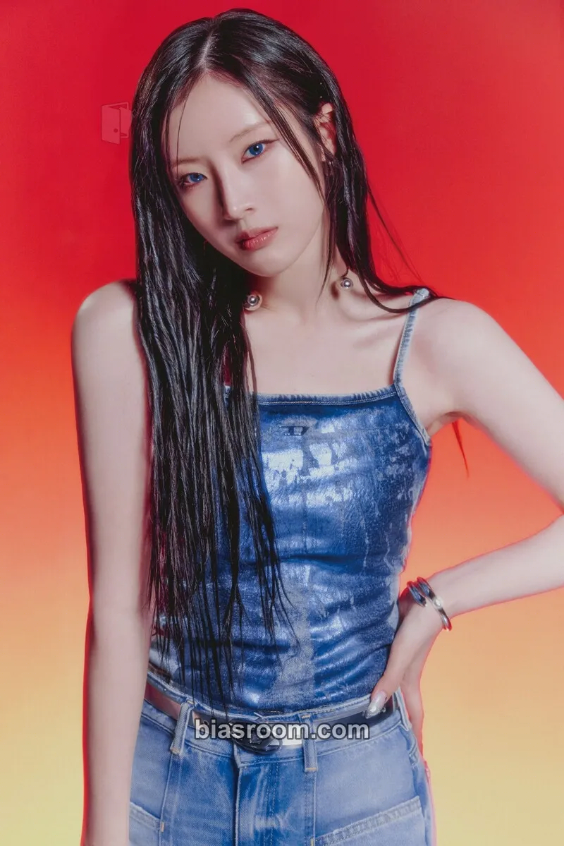 HaSeul BURN Photocard - ARTMS - ARTMS K-pop photocard