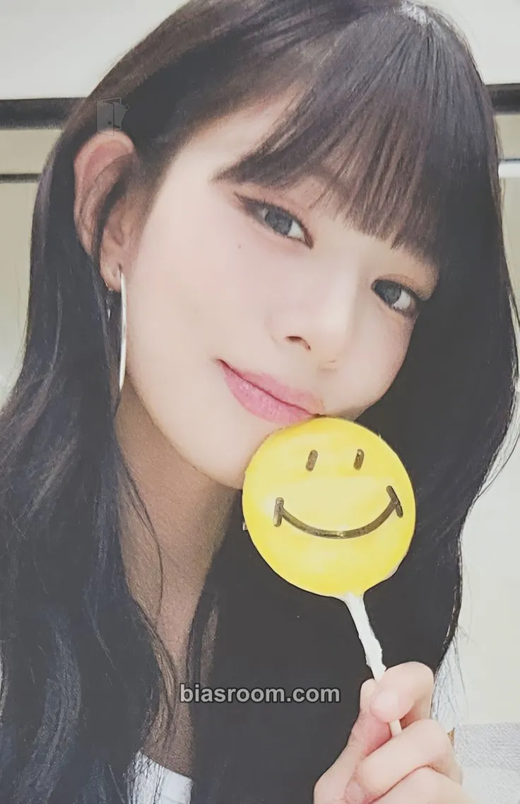 Chaeyoung From Our 20s Photocard - fromis_9 - fromis_9 K-pop photocard