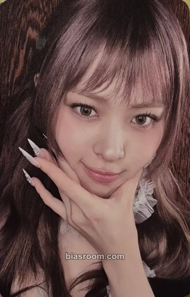 ITZY - Ryujin - TUNNEL VISION Album special version A random photocard