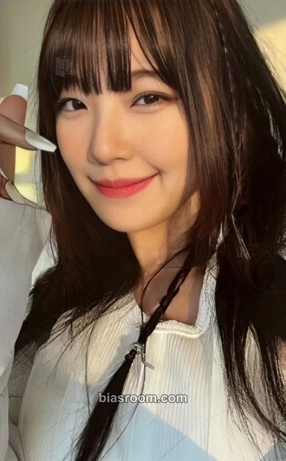 Jiheon Unlock My World Photocard - fromis_9 - fromis_9 K-pop photocard