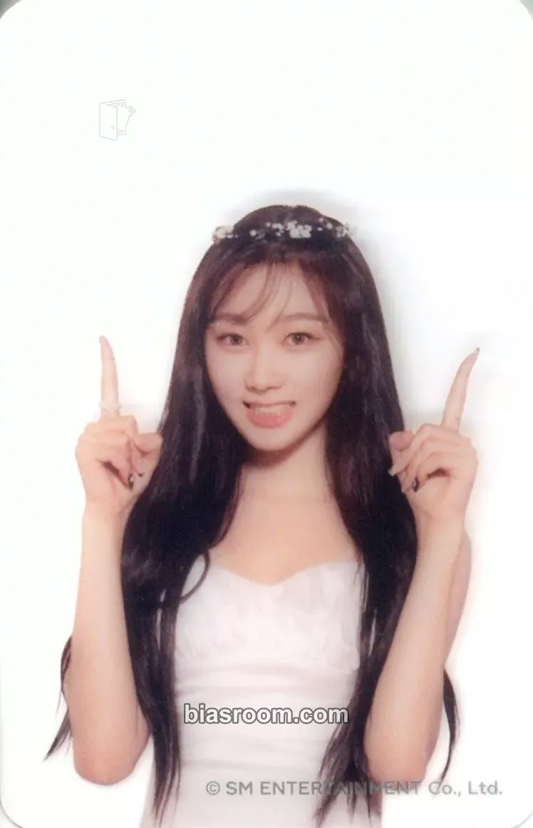 Giselle Season's Greetings (2023) Photocard - aespa - aespa K-pop photocard