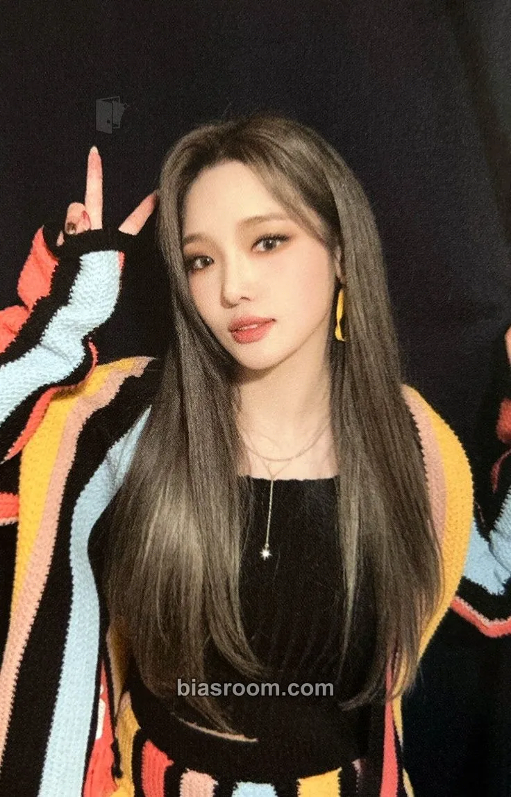 Jisun 9 Way Ticket Photocard - fromis_9 - fromis_9 K-pop photocard