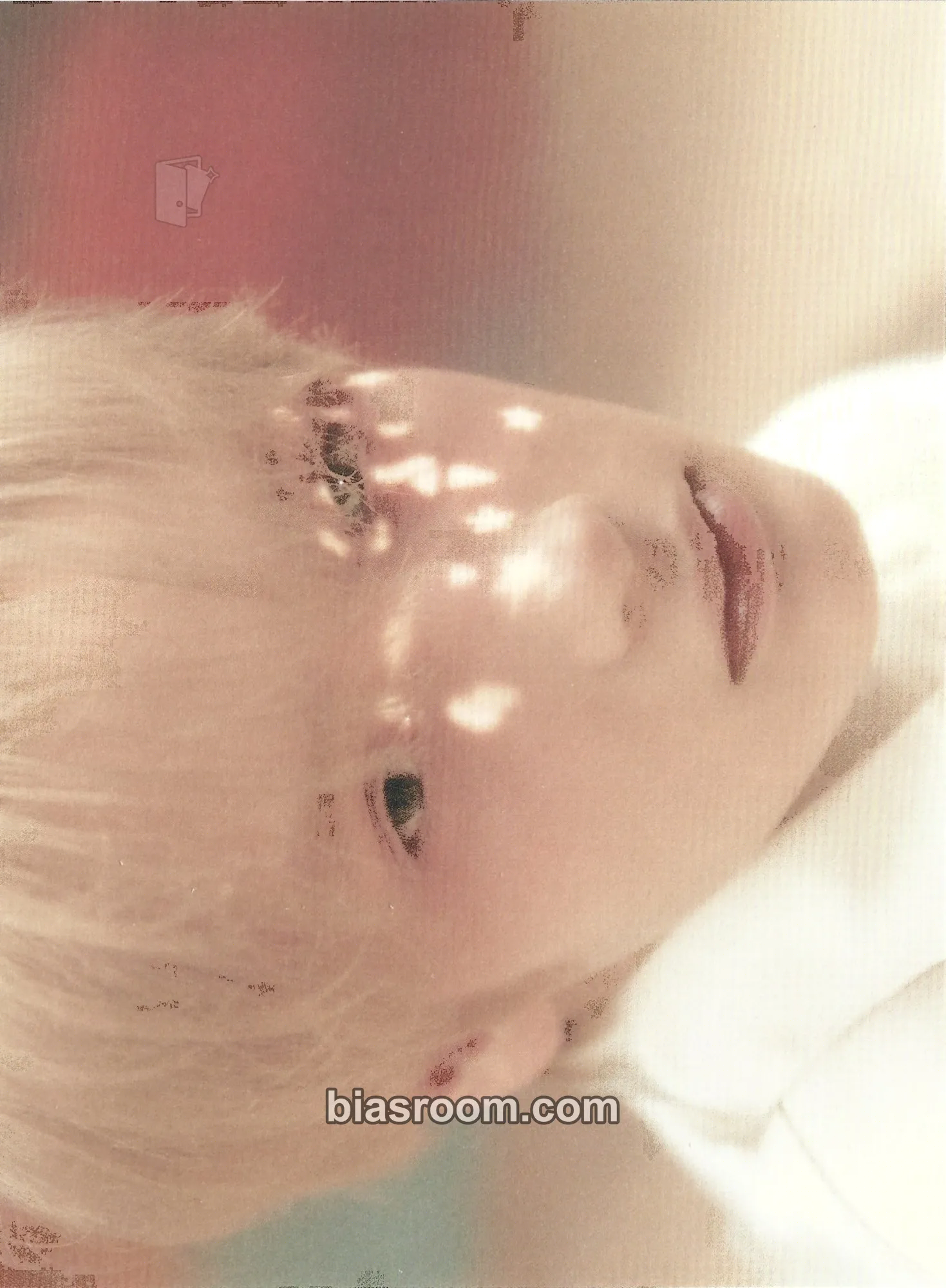 Huening Kai Minisode 3: Tomorrow Photocard - TOMORROW X TOGETHER - TOMORROW X TOGETHER K-pop photocard