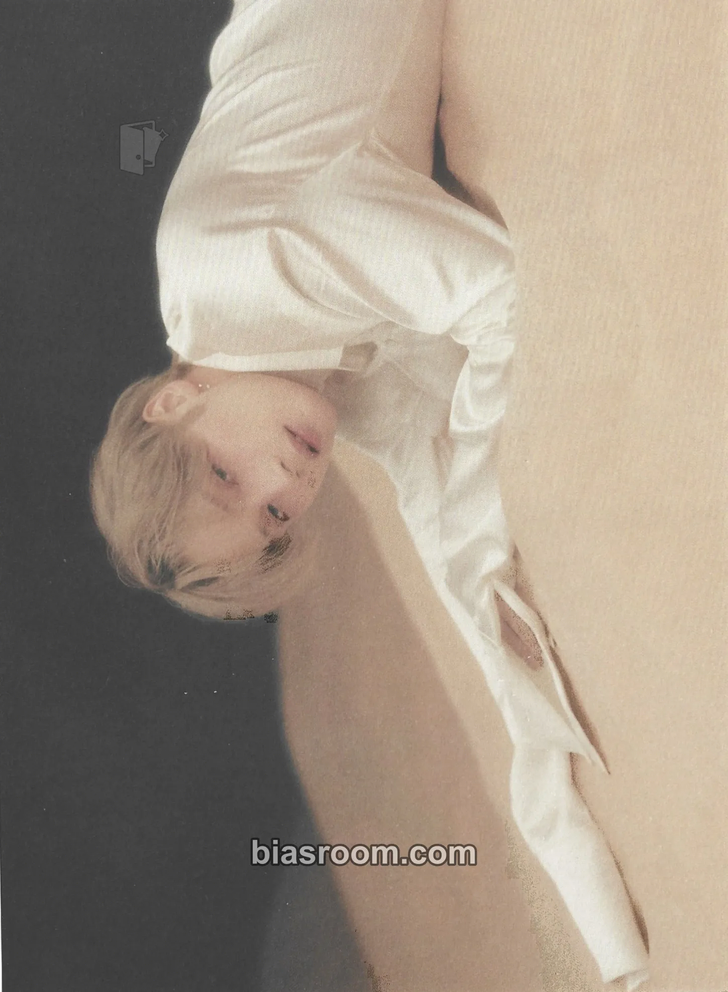 Huening Kai Minisode 3: Tomorrow Photocard - TOMORROW X TOGETHER - TOMORROW X TOGETHER K-pop photocard