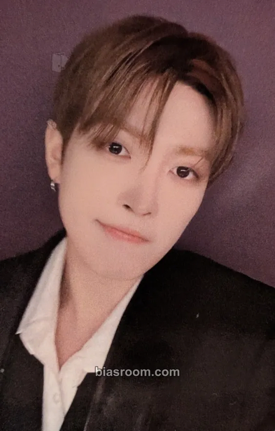 Hongjoong In Your Fantasy World Tour 2025 - 2026 Photocard - ATEEZ - ATEEZ K-pop photocard