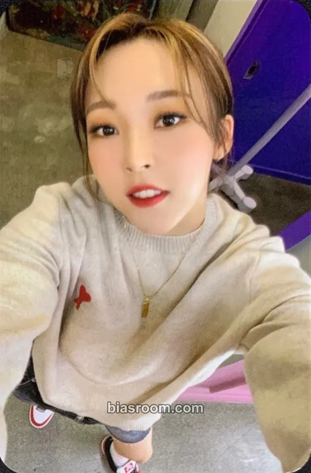 Moonbyul WAW Photocard - MAMAMOO - MAMAMOO K-pop photocard