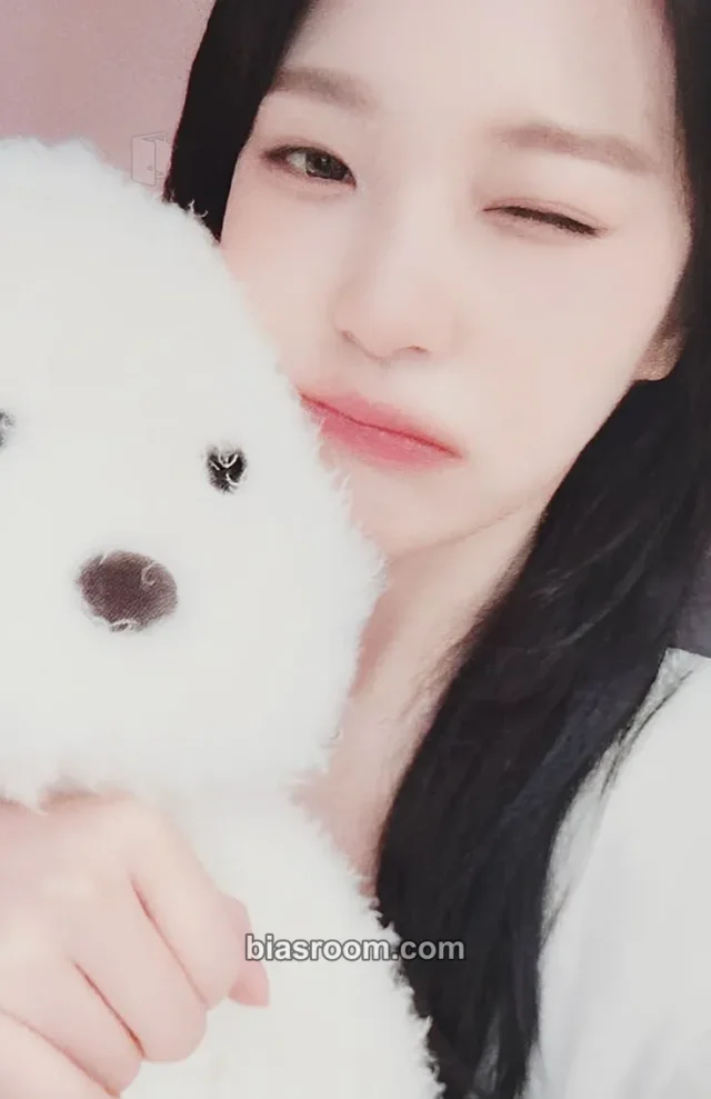 fromis_9 - Jiheon - From Our 20s Album hellolive video call (fancall)