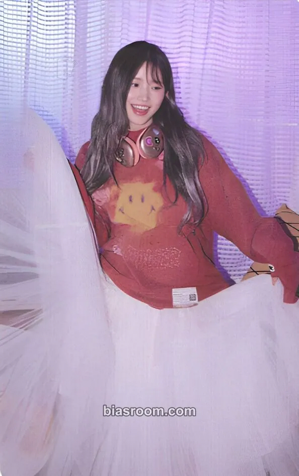 Hayoung Unlock My World Photocard - fromis_9 - fromis_9 K-pop photocard