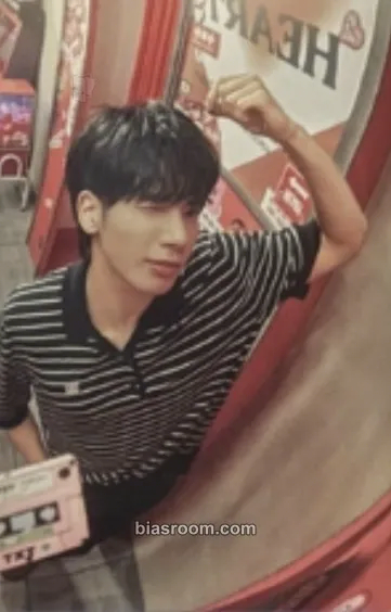 Taehyun The Star Chapter: Sanctuary Photocard - TOMORROW X TOGETHER - TOMORROW X TOGETHER K-pop photocard