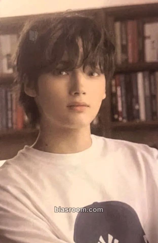 Huening Kai The Star Chapter: Sanctuary Photocard - TOMORROW X TOGETHER - TOMORROW X TOGETHER K-pop photocard