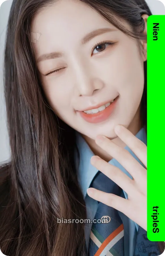 Nien Binary01 First Class Objekts Photocard - tripleS - tripleS K-pop photocard