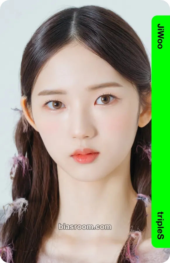 Jiwoo Binary01 First Class Objekts Photocard - tripleS - tripleS K-pop photocard