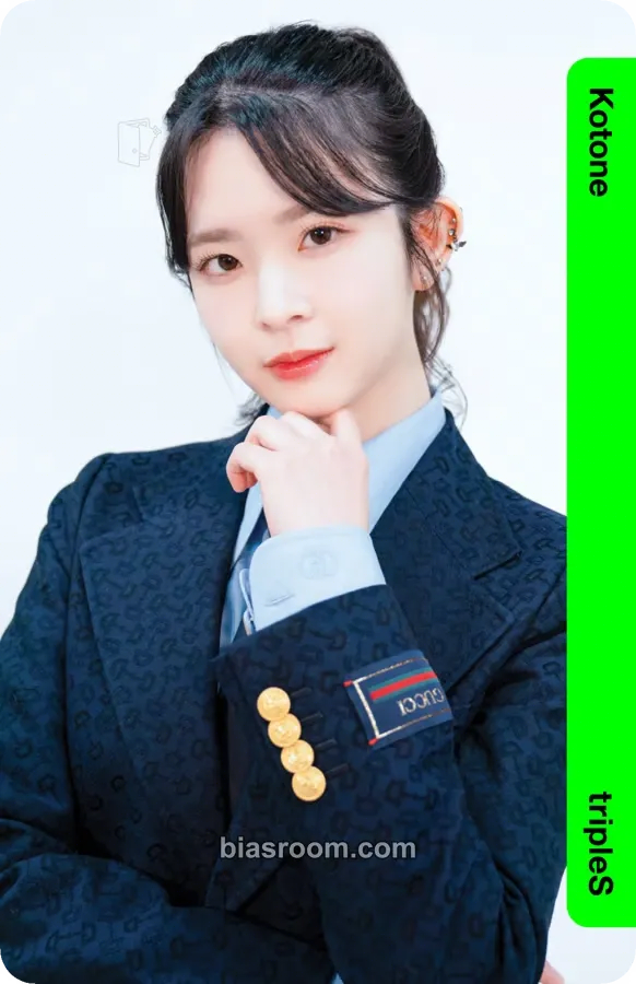 Kotone Binary01 First Class Objekts Photocard - tripleS - tripleS K-pop photocard