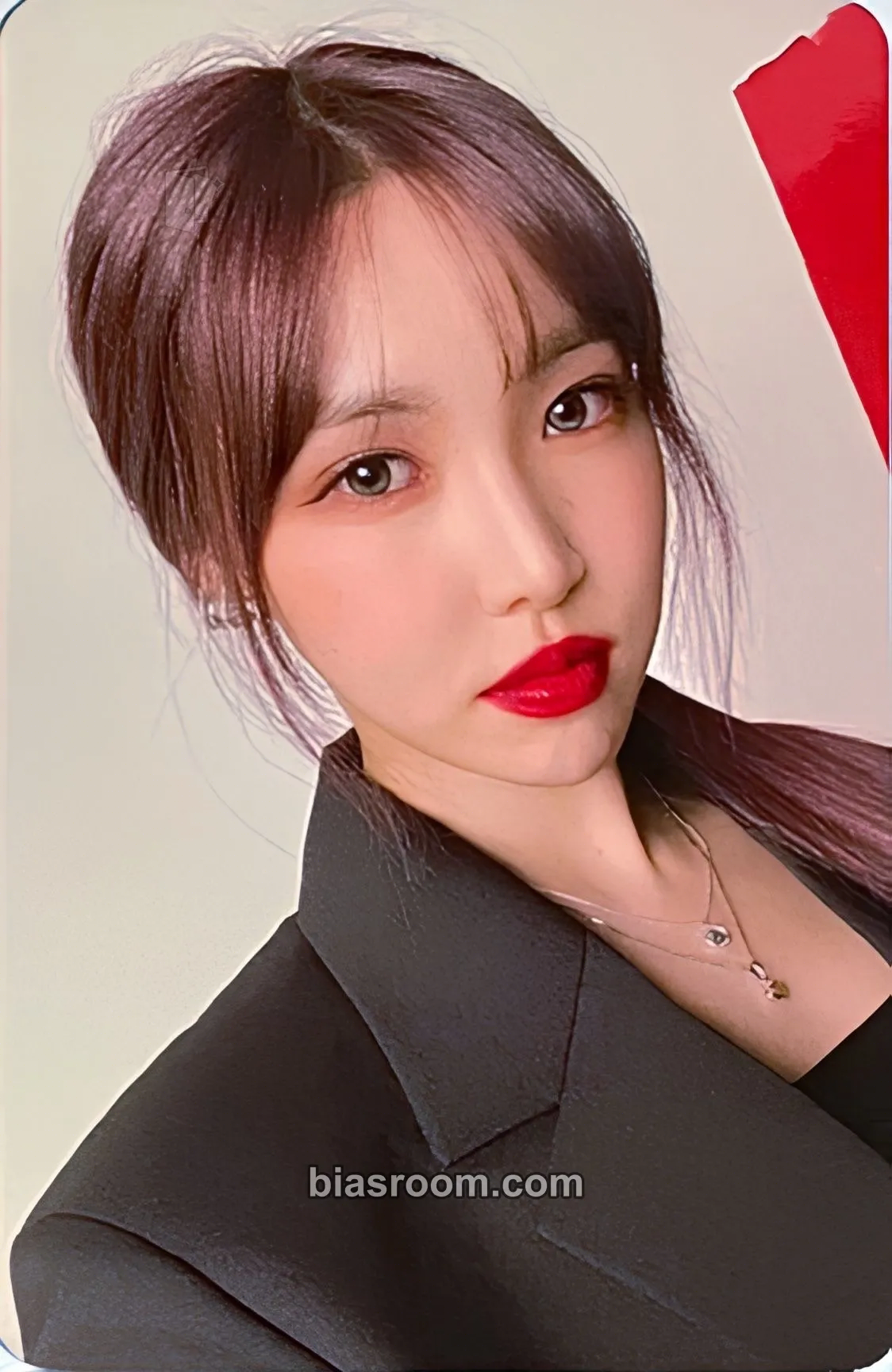Yuju Yuju 2023 Season’s Greetings Photocard - Yuju K-pop photocard