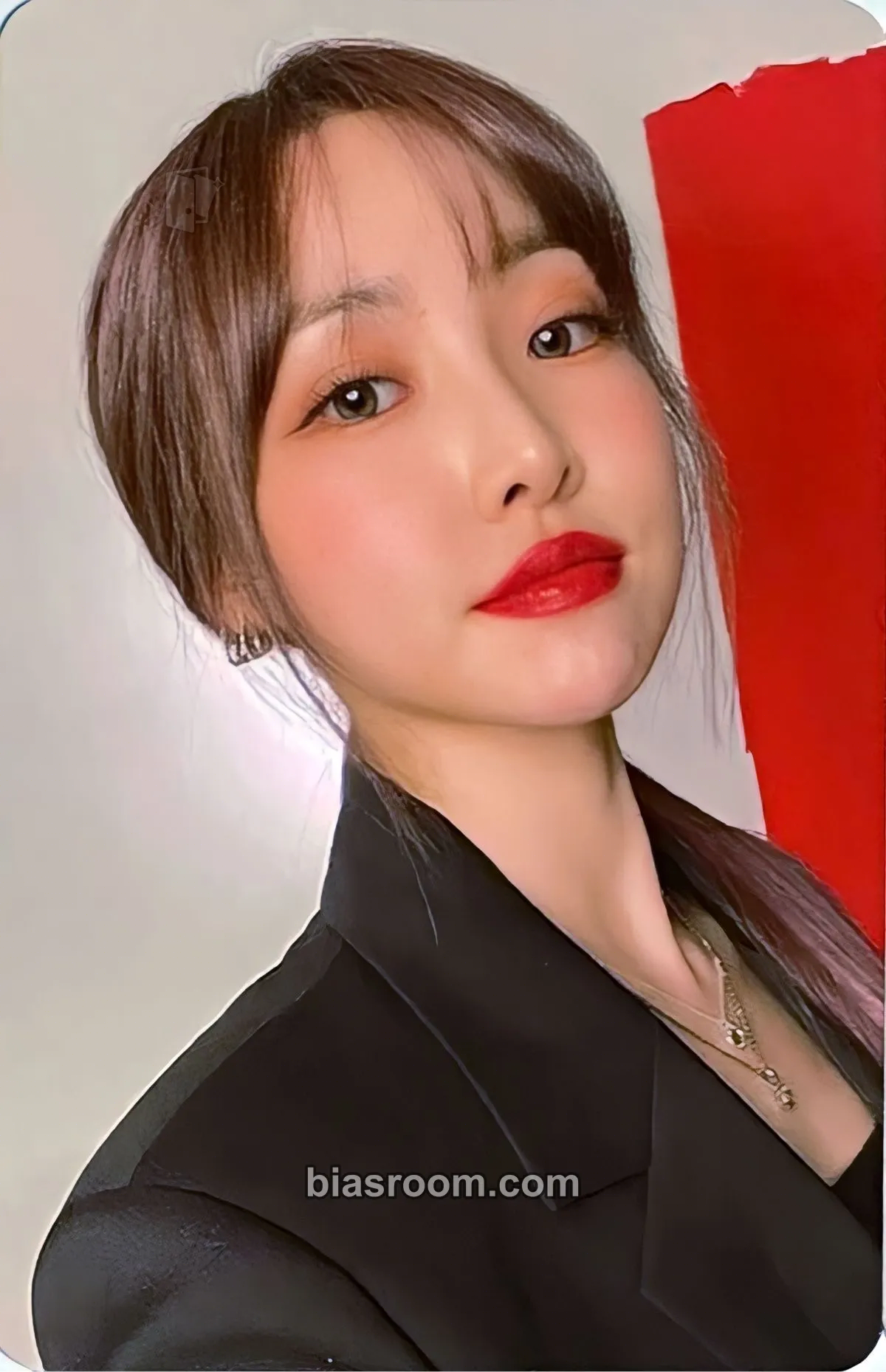 Yuju Yuju 2023 Season’s Greetings Photocard - Yuju K-pop photocard