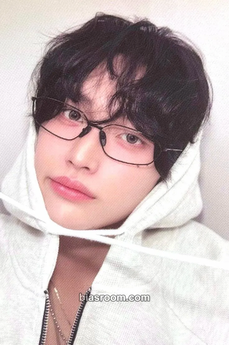 Wonbin 2026 Season's Greetings Photocard - RIIZE - RIIZE K-pop photocard