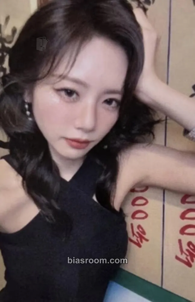 JiU The Night Bloom - UAU 2026 Season's Greetings Photocard - Dreamcatcher - Dreamcatcher K-pop photocard