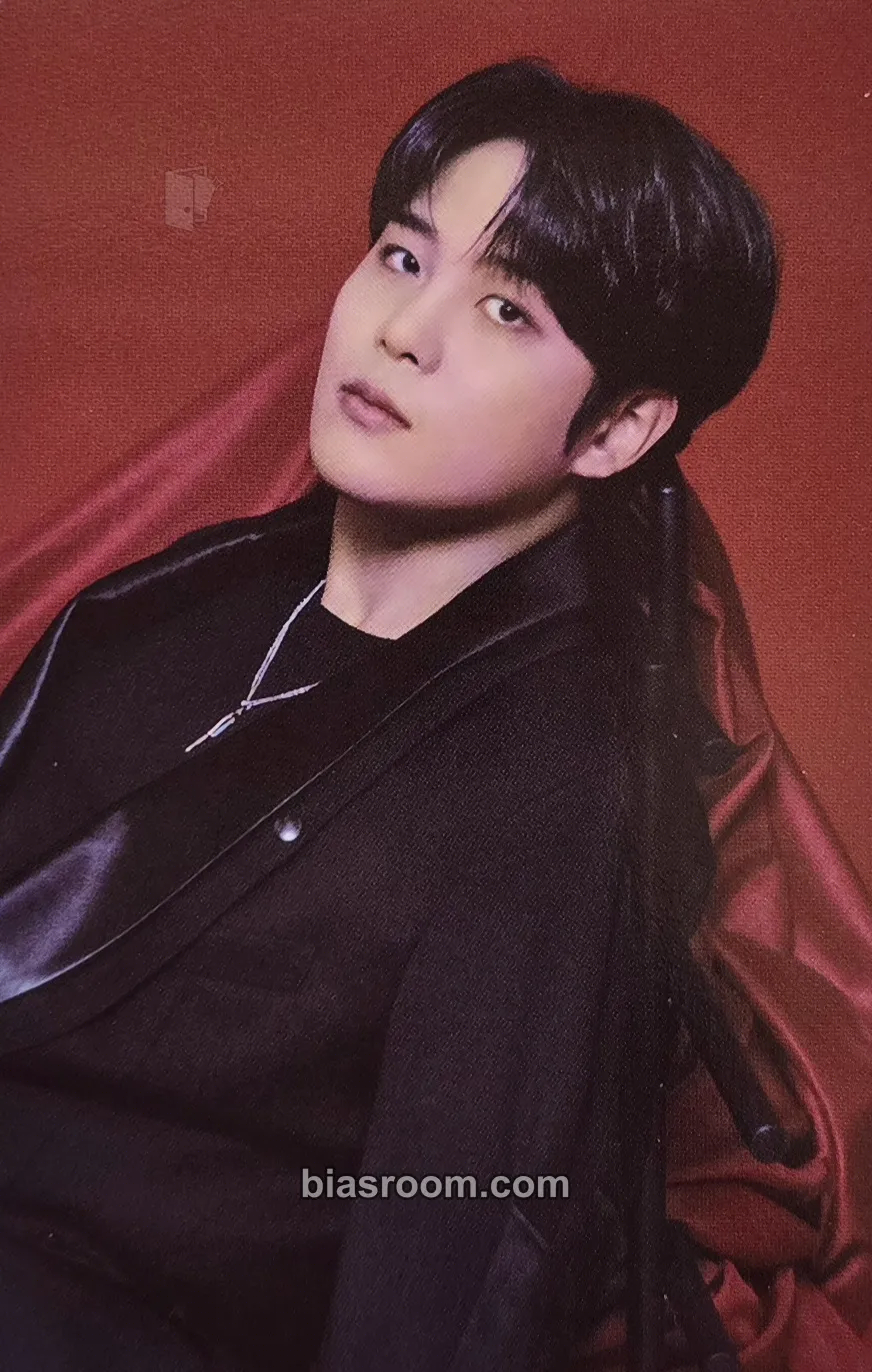Jongho GOLDEN HOUR : Part.2 Photocard - ATEEZ - ATEEZ K-pop photocard