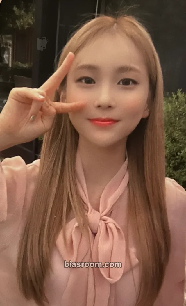 ARIAZ - Yunji - Op.1 Grand Opera Album album photocard