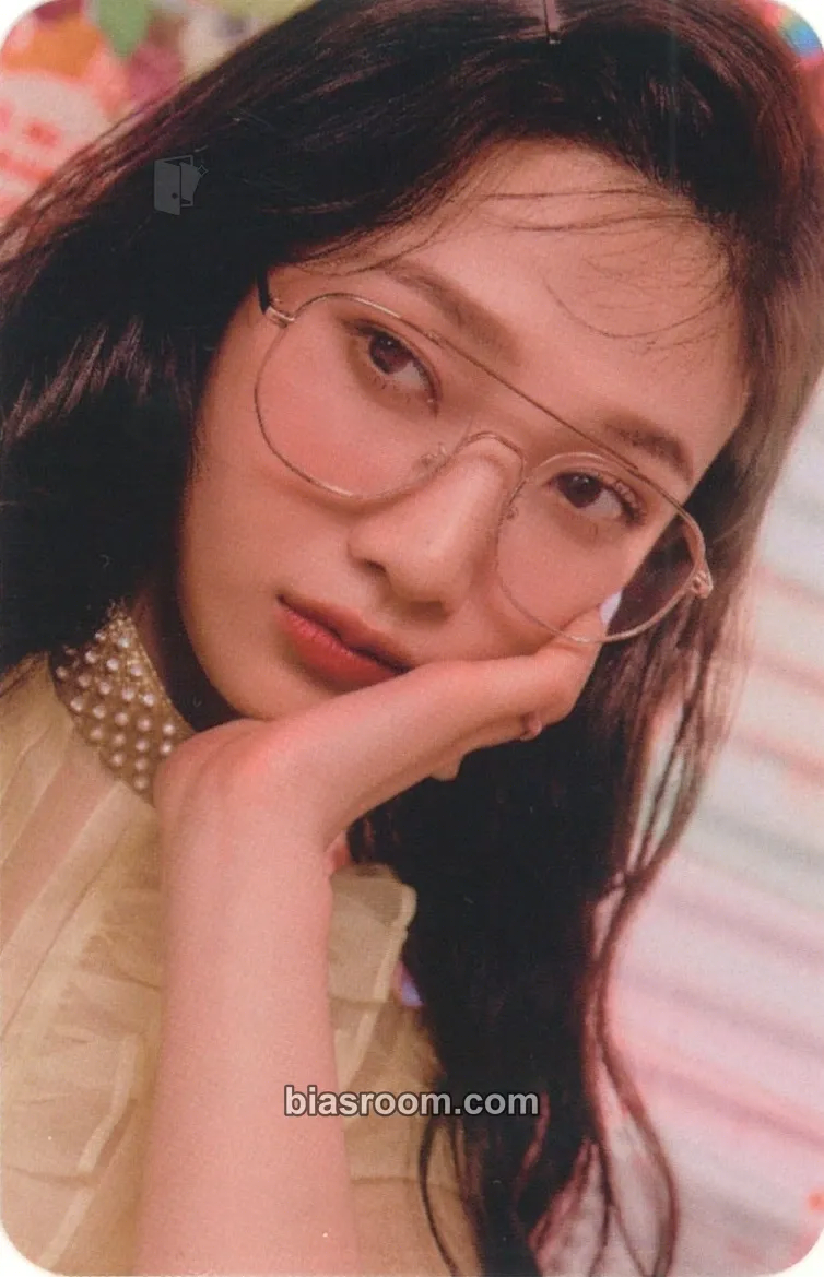 Joy Queendom Photocard - Red Velvet - Red Velvet K-pop photocard