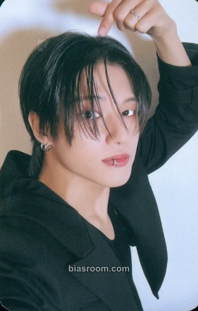 Wooyoung GOLDEN HOUR : Part.2 Photocard - ATEEZ - ATEEZ K-pop photocard